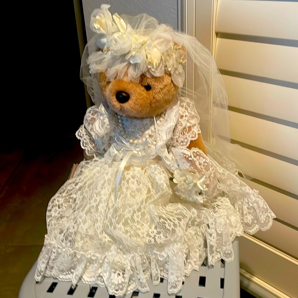 1991 Bearly People Victorian Elegance Romance Teddy Bear